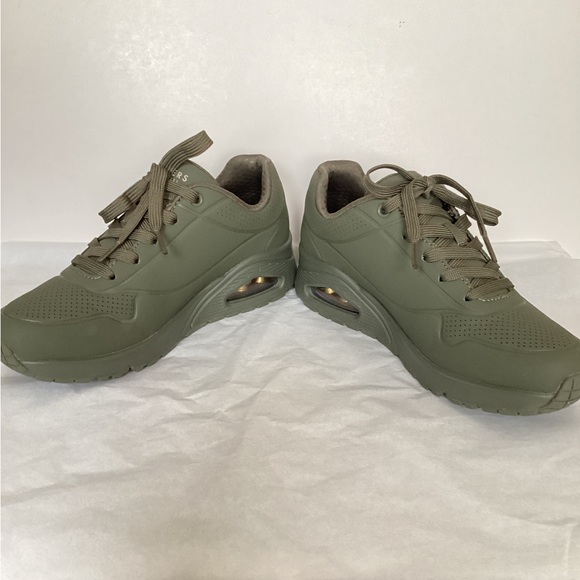 Women’s army green Skechers sneakers size7.5 - Picture 2 of 7